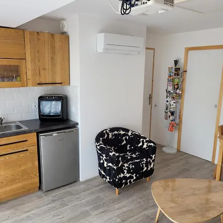 Angers Green Lodge Angers