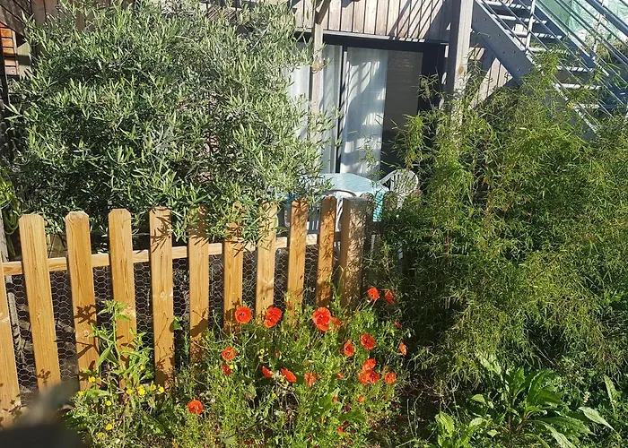 Angers Green Lodge *