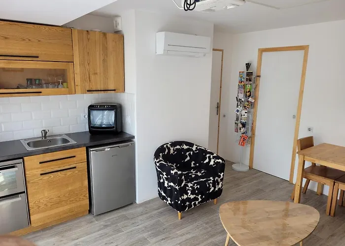 Angers Green Lodge Angers